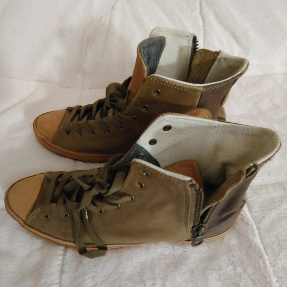 Men's Converse leather sneakers.  Size 9.5 - Picture 3 of 16